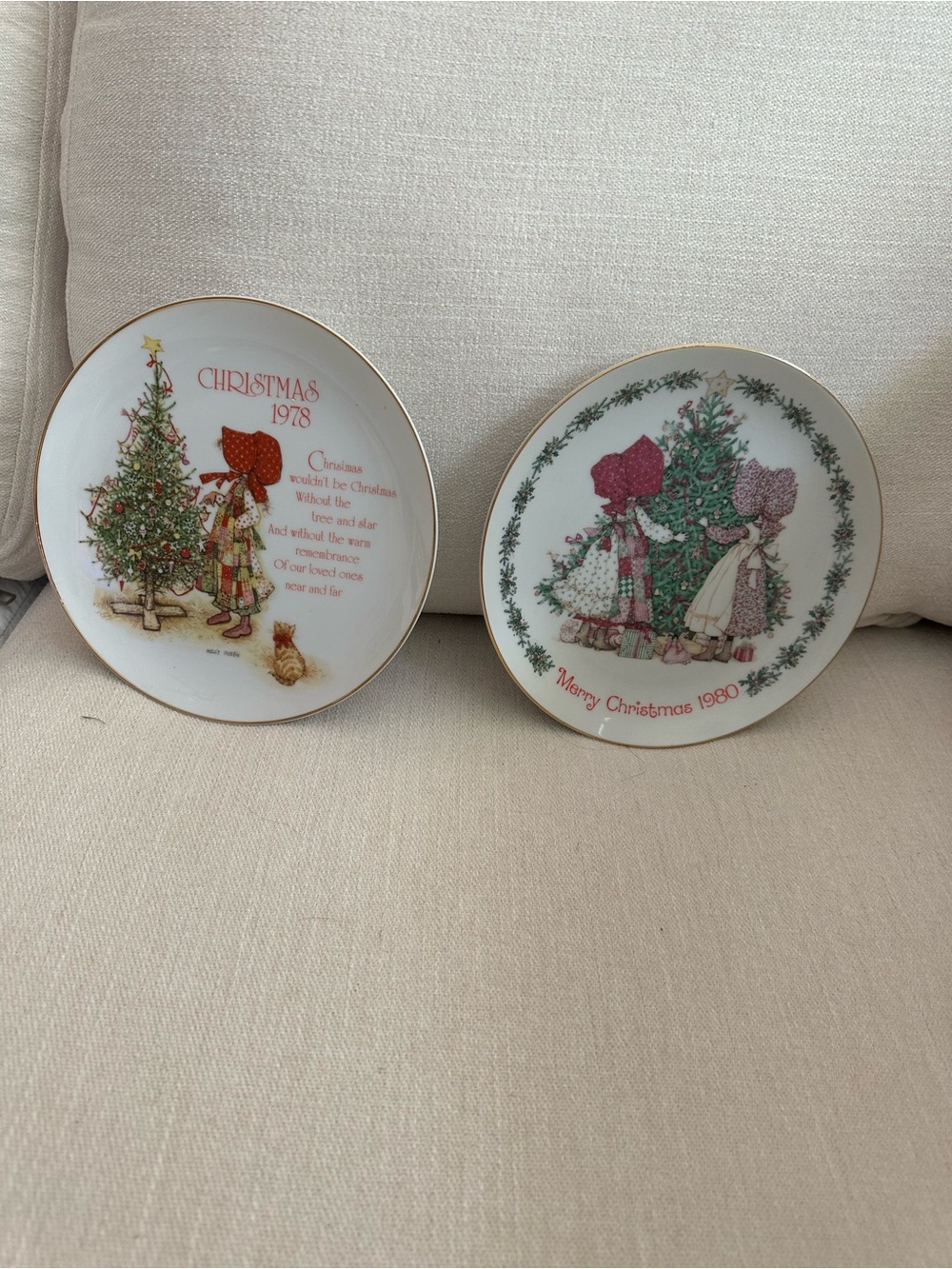 Holiday Collector Plate - White with Red and Green Christmas Tree Design